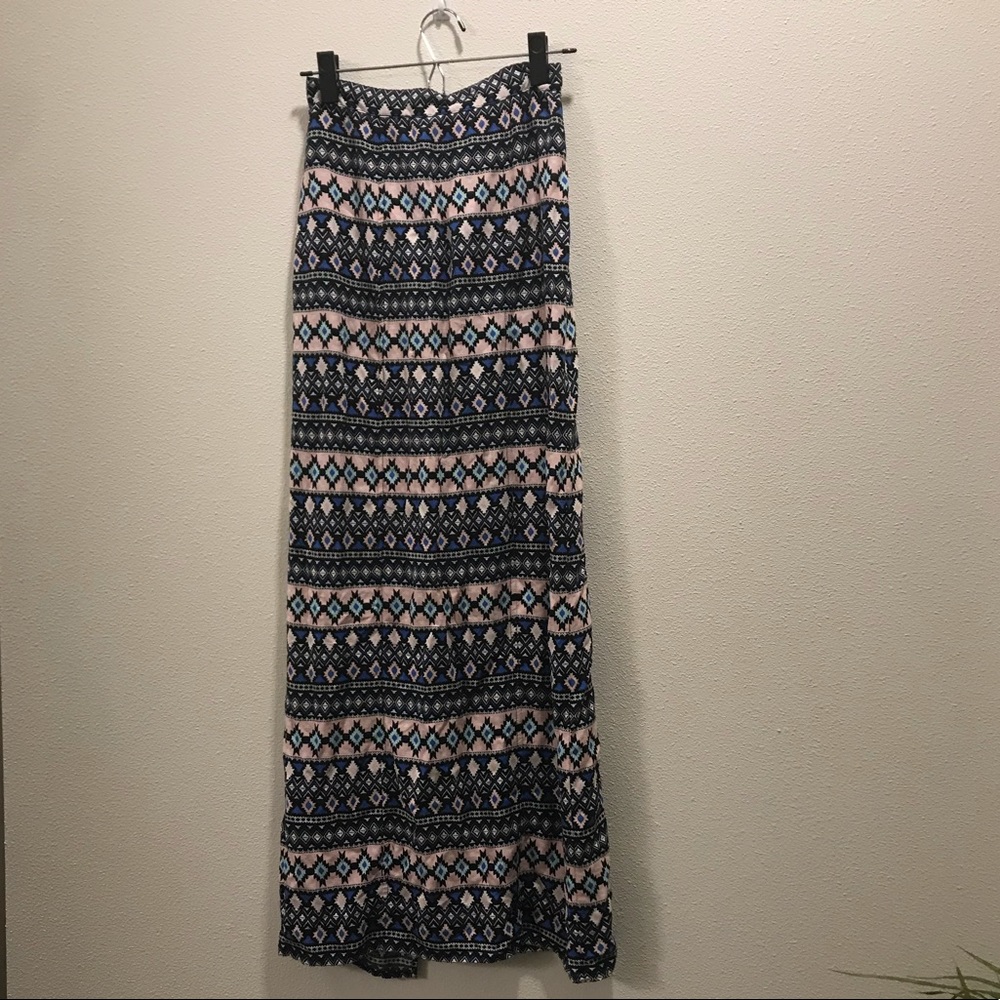 Patterned Slit Maxi Skirt